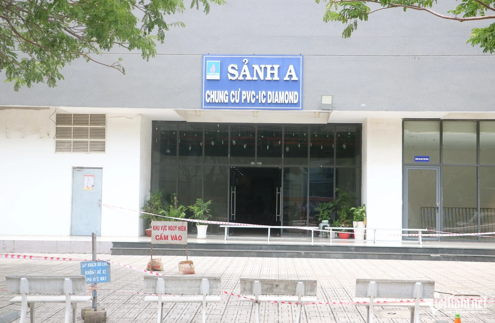 W-xuất hiện vết nứt tại chung cư 36 tầng ở tphcm 8.JPG.jpg