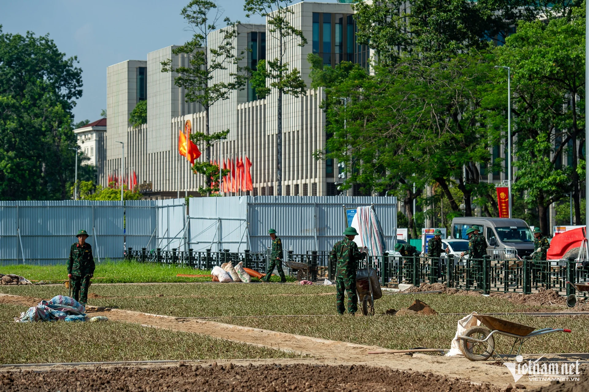 29-1753756836-hinh-anh-pha-do-nha-61-tran-phu-mo-rong-duong-hung-vuong-phuc-vu-dieu-binh-dip-29.webp