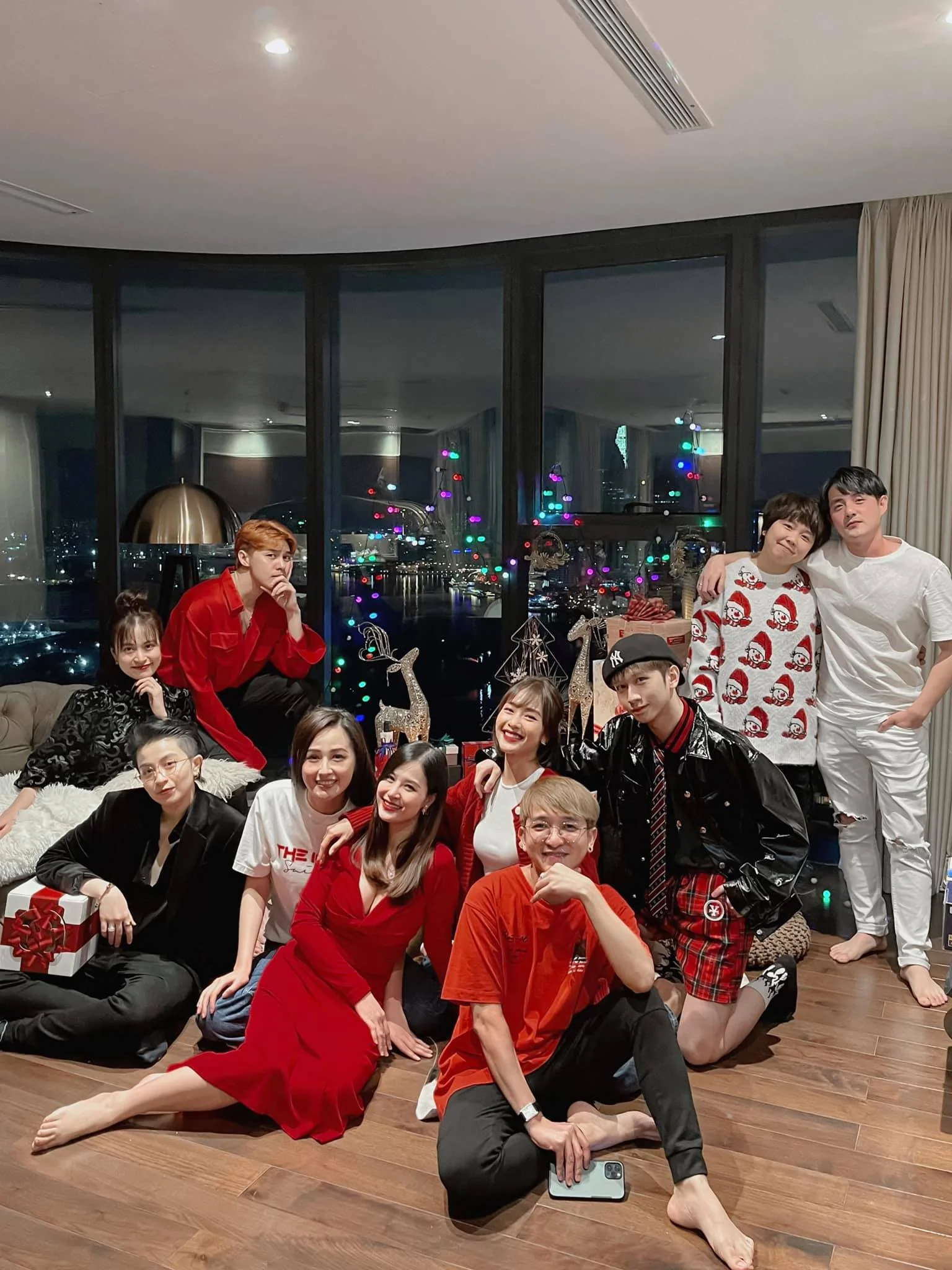 Đây là hội bạn đắt giá nhất showbiz Việt: Toàn sao hạng A góp mặt, có 1 chuyện bị cấm tuyệt đối trong nhóm- Ảnh 1.