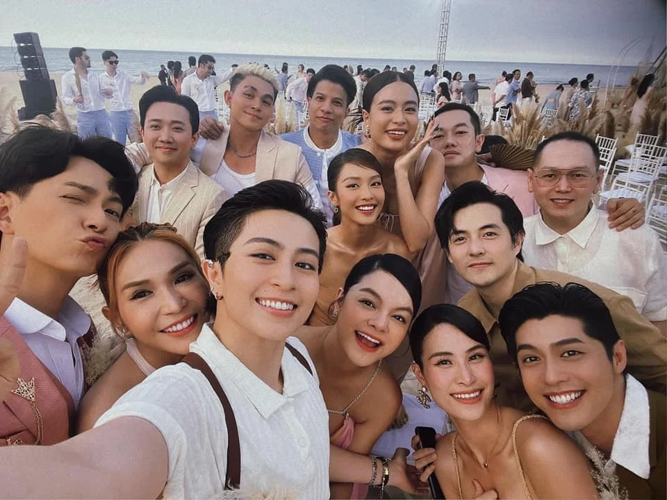 29-1753759207-day-la-hoi-ban-dat-gia-nhat-showbiz-viet-toan-sao-hang-a-gop-mat-co-1-chuyen-bi-cam-tuyet-doi-trong-nhom.webp