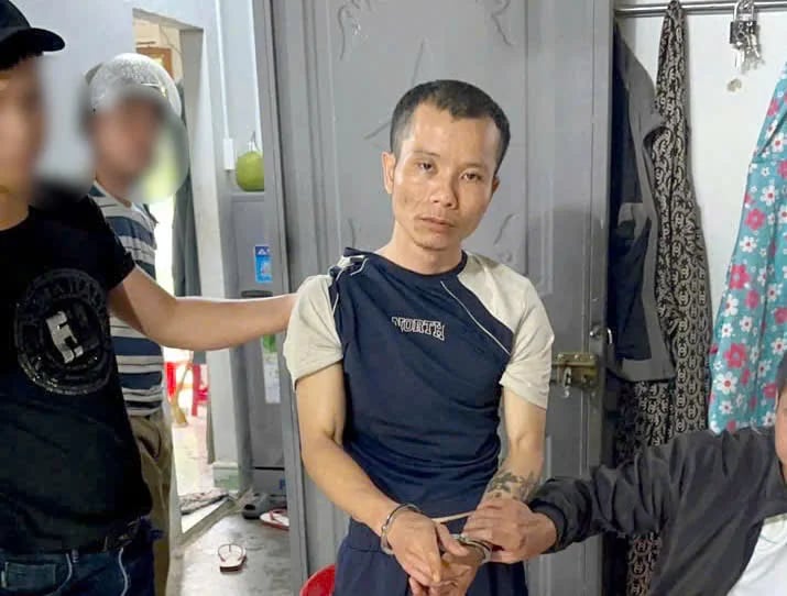 Quảng Ngãi: Bắt 2 đối tượng trên 100g ma túy và khẩu súng 6 viên đạn -0