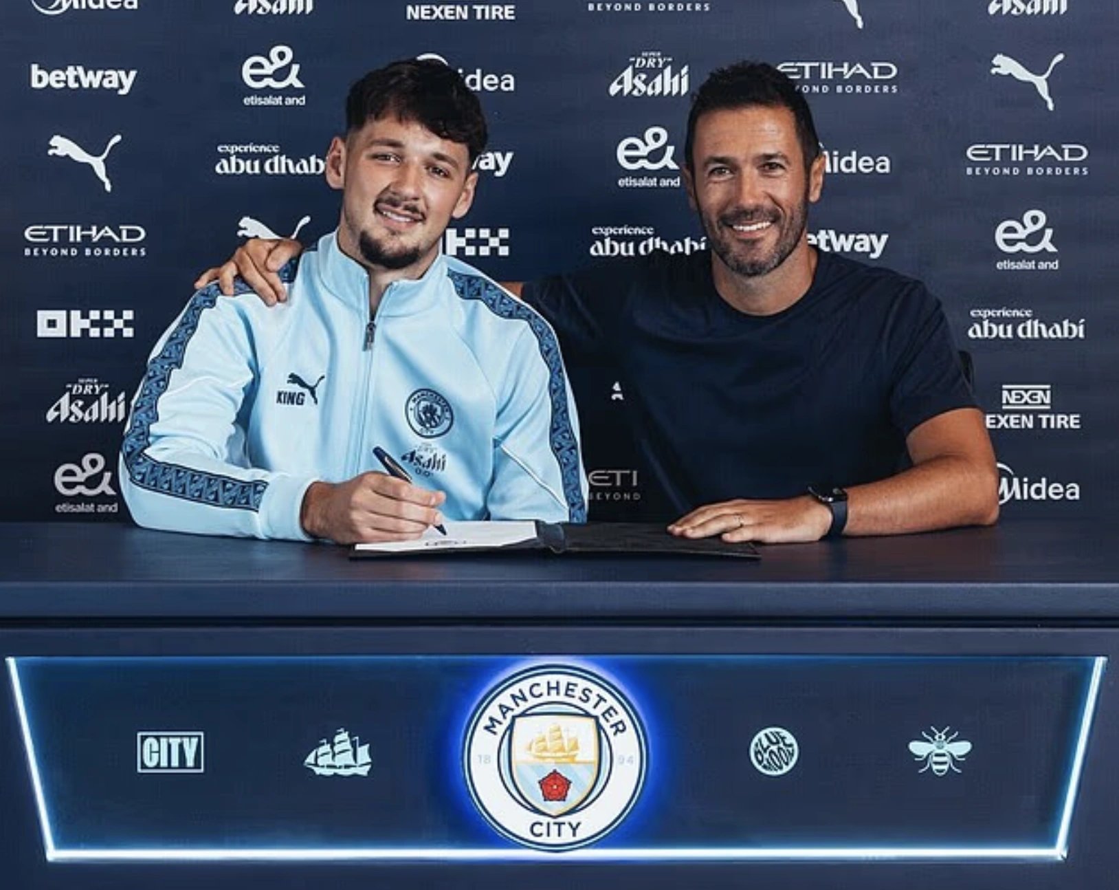 Man City chiêu mộ James Trafford, Pep Guardiola lập kỷ lục khó tin của giới cầm quân- Ảnh 2.