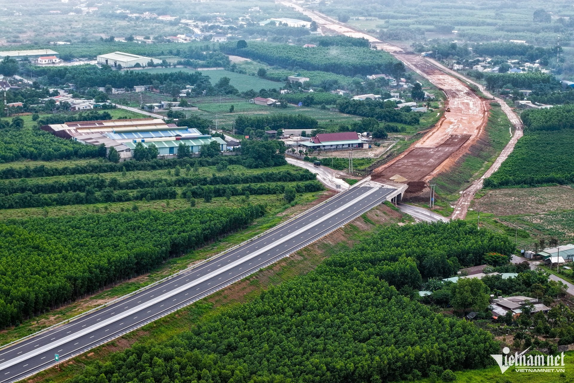 W-cao toc bien hoa vung tau Nguyễn Huế.jpg