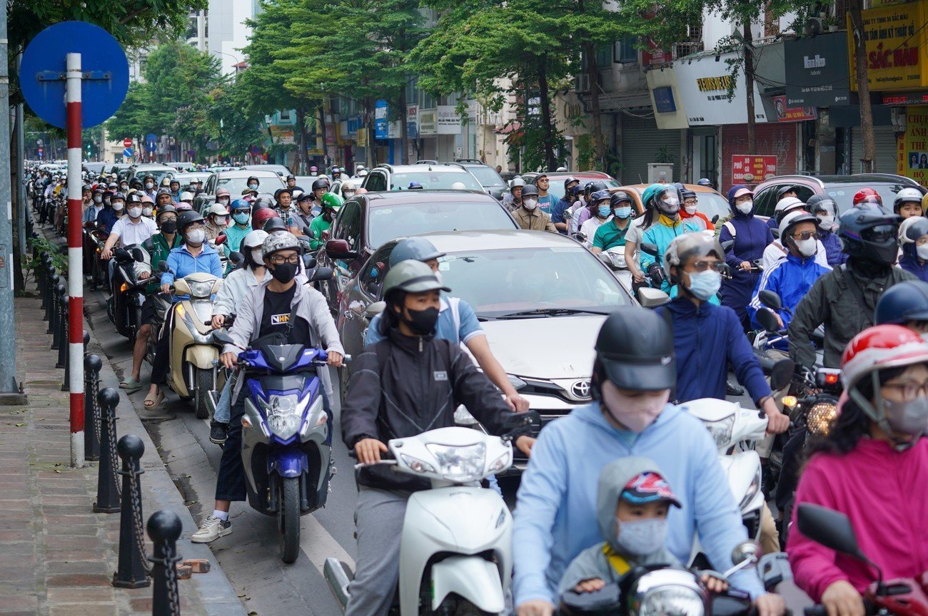 ha-noi-cam-xe-xang.jpg