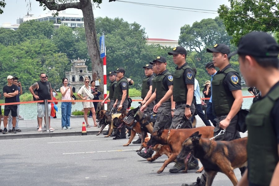 31-1753948728-can-canh-canh-sat-dac-nhiem-hop-luyen-du-day-nhay-vong-lua-trinh-dien-khi-cong-thuong-thua-ben-ho-guom.jpg