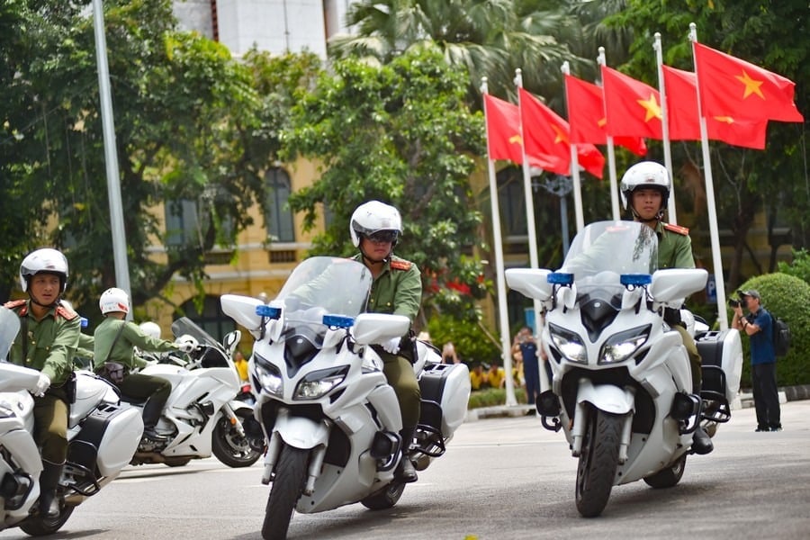 31-1753948728-can-canh-canh-sat-dac-nhiem-hop-luyen-du-day-nhay-vong-lua-trinh-dien-khi-cong-thuong-thua-ben-ho-guom.jpg