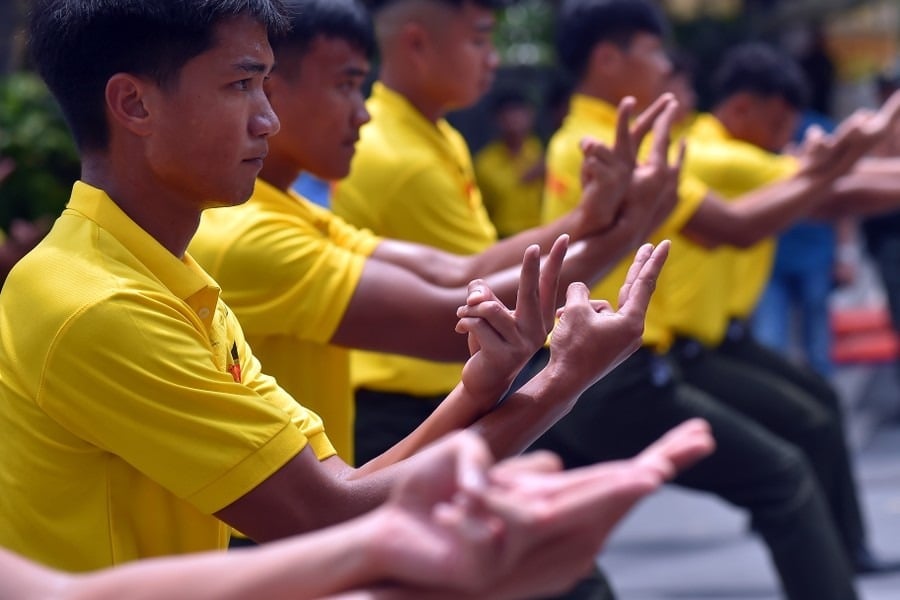 31-1753948810-can-canh-canh-sat-dac-nhiem-hop-luyen-du-day-nhay-vong-lua-trinh-dien-khi-cong-thuong-thua-ben-ho-guom.jpg