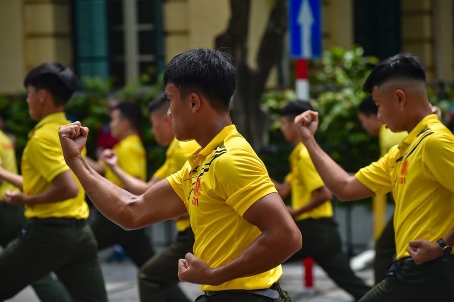 31-1753948810-can-canh-canh-sat-dac-nhiem-hop-luyen-du-day-nhay-vong-lua-trinh-dien-khi-cong-thuong-thua-ben-ho-guom.jpg