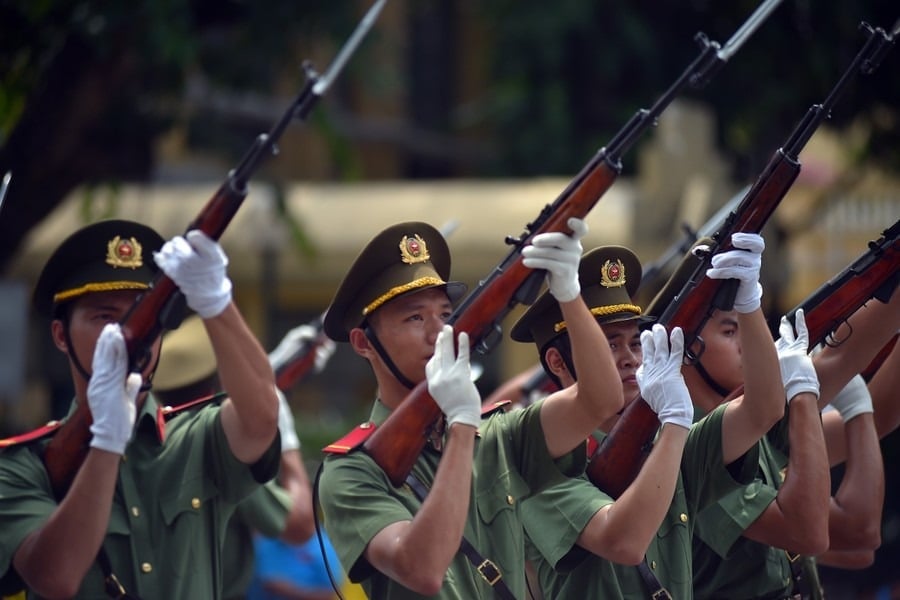 31-1753948810-can-canh-canh-sat-dac-nhiem-hop-luyen-du-day-nhay-vong-lua-trinh-dien-khi-cong-thuong-thua-ben-ho-guom.jpg