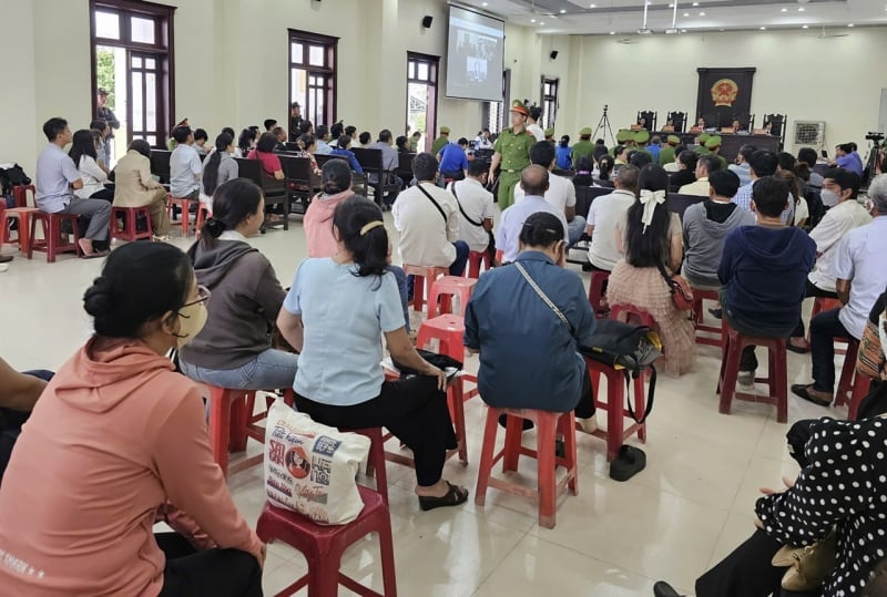 01-1754010277-to-hop-chua-tot-nghiep-tieu-hoc-lap-du-an-bat-dong-san-ma-lua-gan-1000-nguoi.jpg