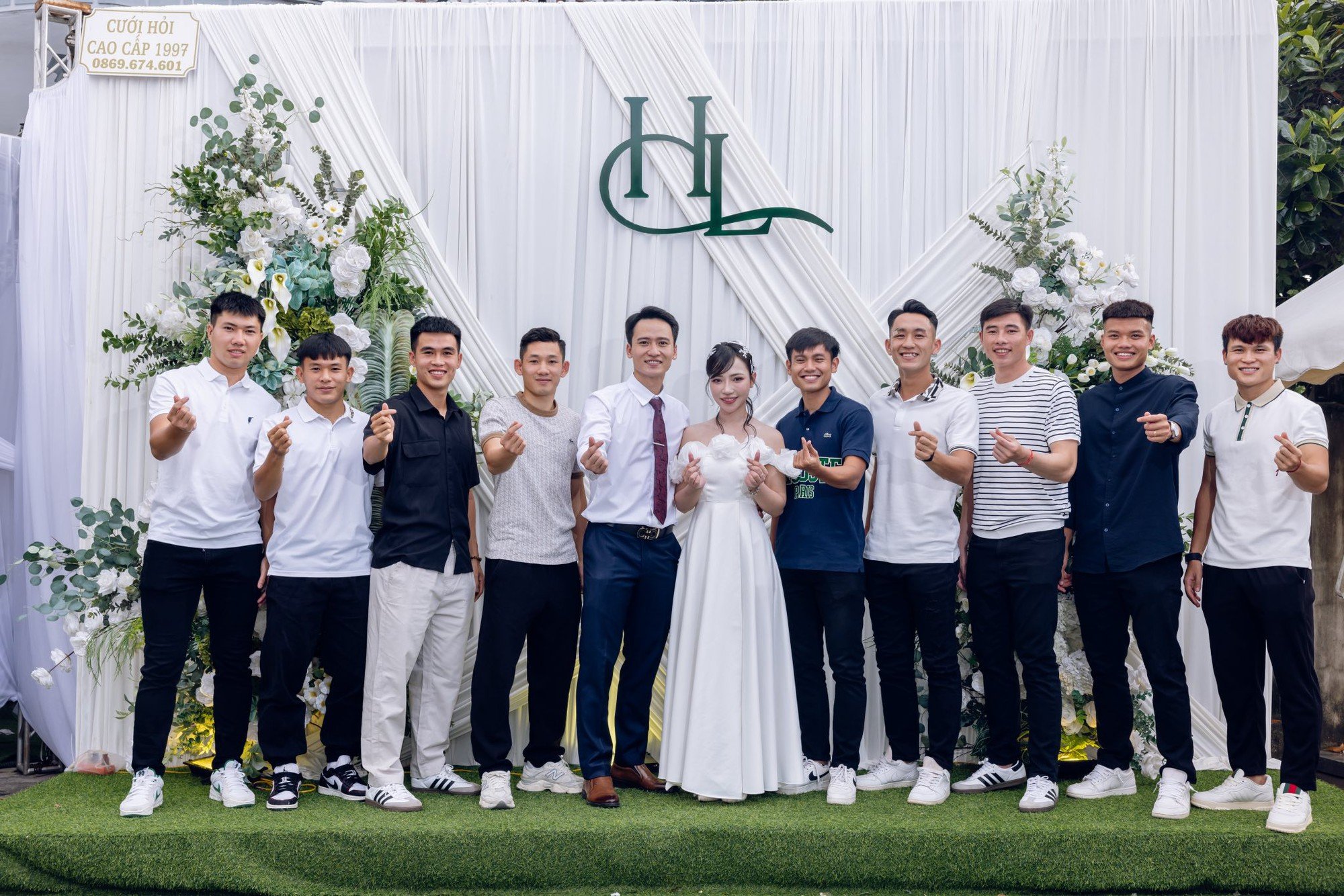 Hé lộ ảnh cưới của