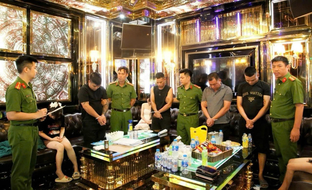 Triệt phá tụ điểm ma túy ở Ninh Bình , khởi tố 20 đối tượng liên quan đến ma túy - Ảnh 1.
