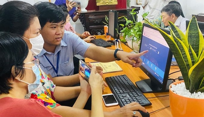 Chính phủ ban hành quy định mức hỗ trợ công chức làm công tác chuyên trách về chuyển đổi số - Ảnh 1.