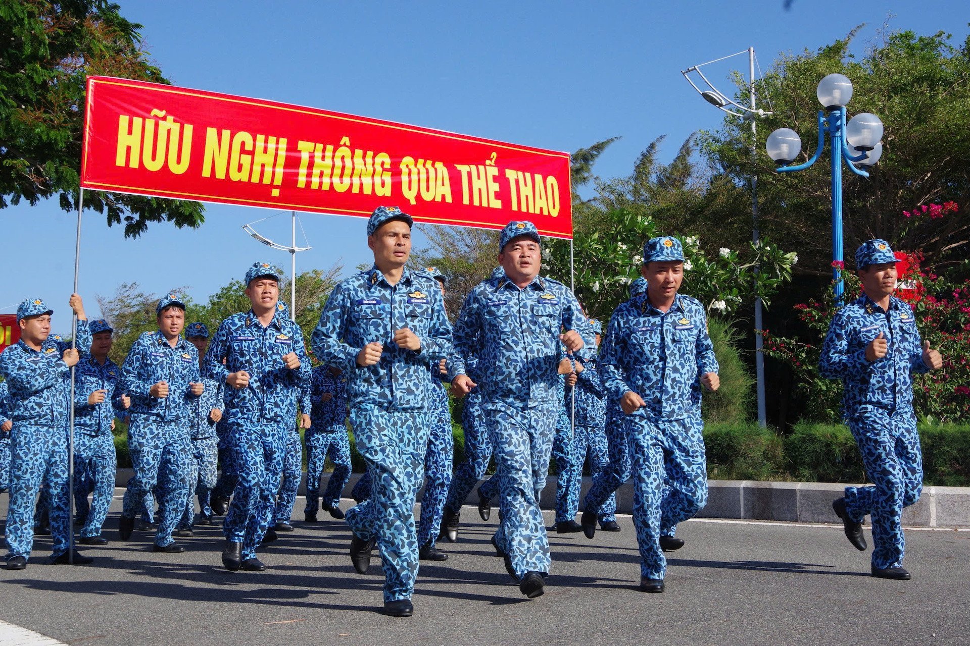 02-1754097436-dieu-dac-biet-ve-don-vi-tau-ngam-dau-tien-cua-viet-nam.jpg