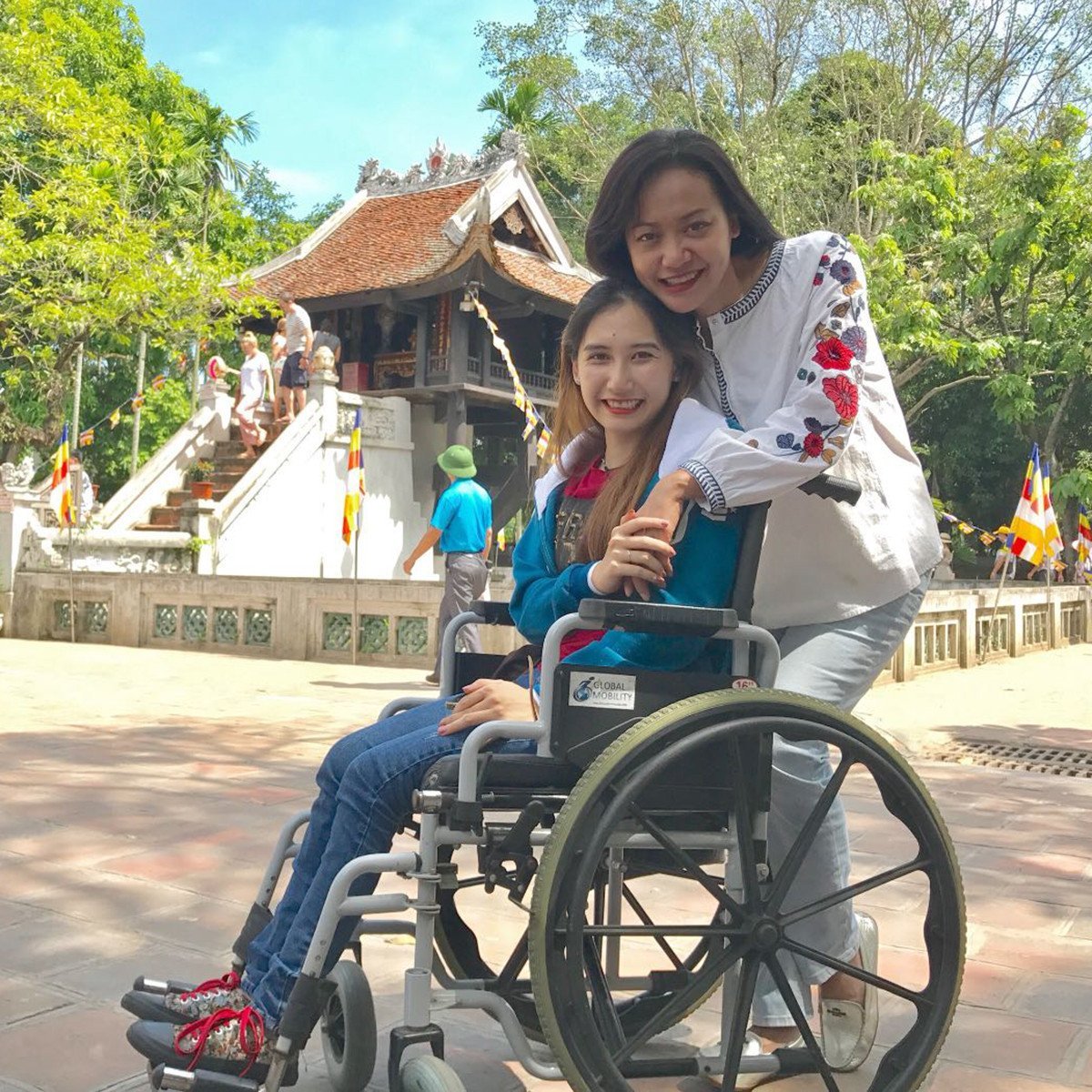 02-1754118493-dien-vien-hien-hanh-dao-cua-dan-ngu-cu-dot-ngot-qua-doi-o-tuoi-38.jpg