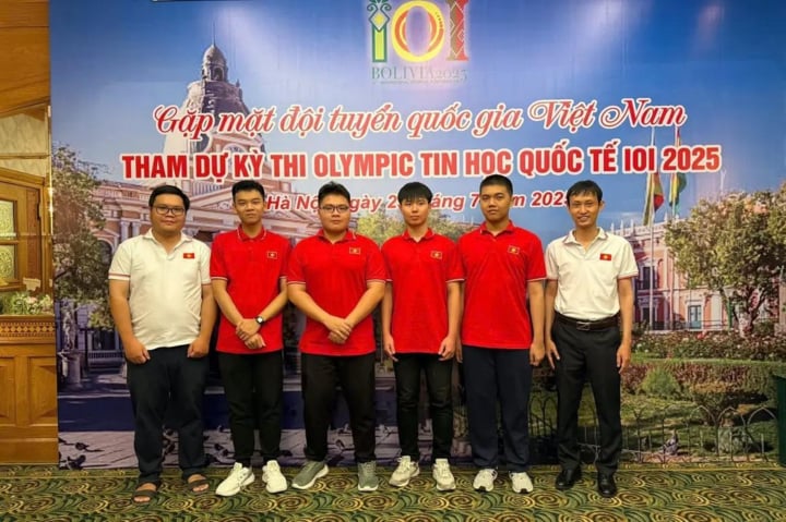 02-1754122459-44-hoc-sinh-viet-gianh-huy-chuong-olympic-tin-hoc-quoc-te-2025.png