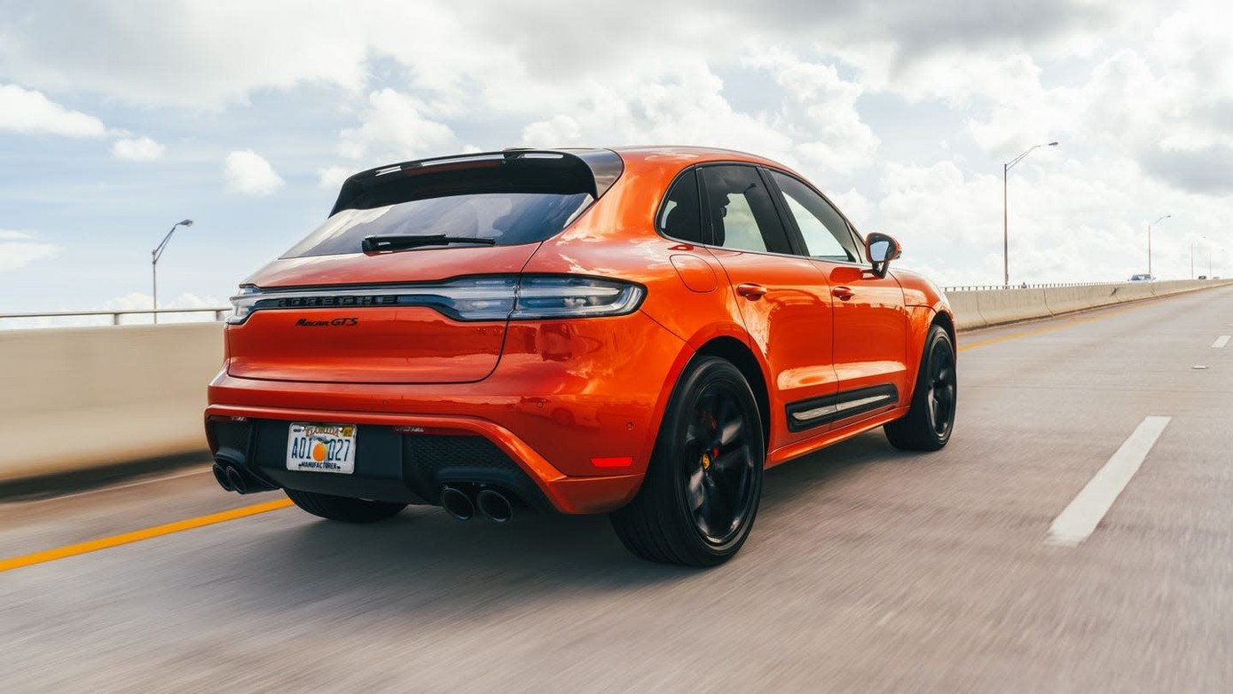 porsche-suv-moi.jpg