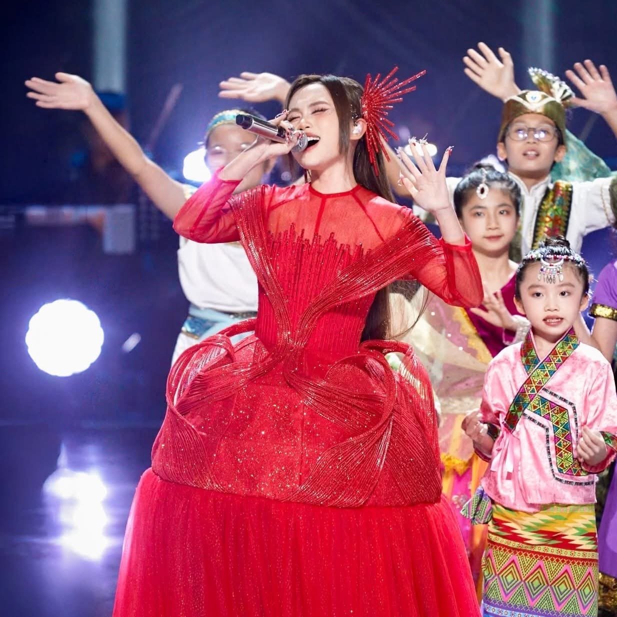 2 điểm bất thường tại Chung kết Sing! Asia chứng minh Phương Mỹ Chi bị xử ép lộ liễu?- Ảnh 2.