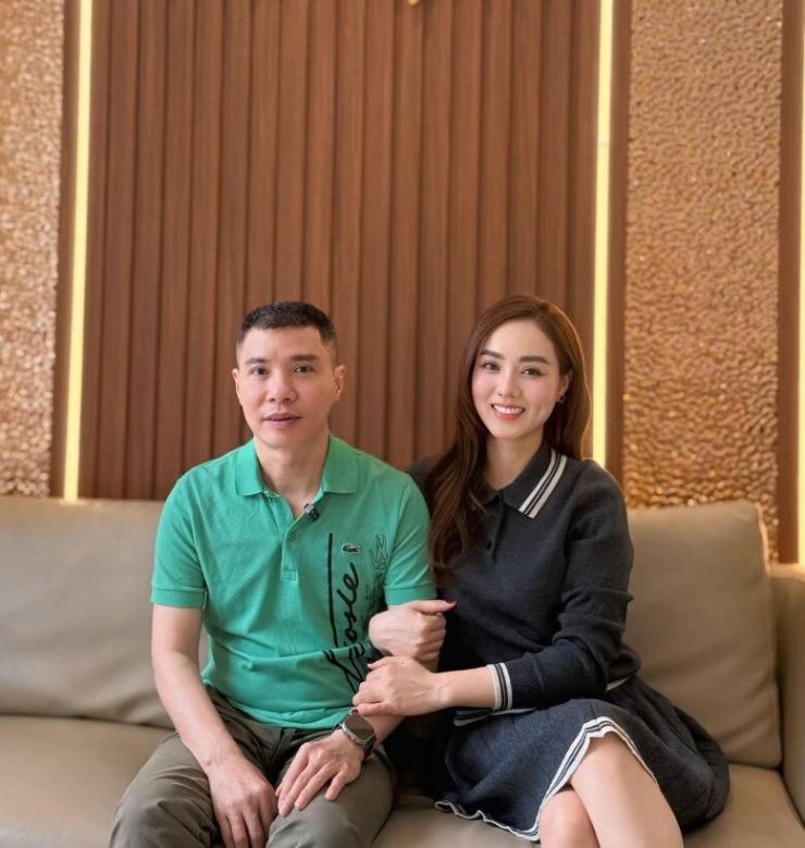 Vợ NSND Công Lý chia sẻ đoạn tin nhắn với bố chồng, muốn khóc vì 2 chữ - Ảnh 2.