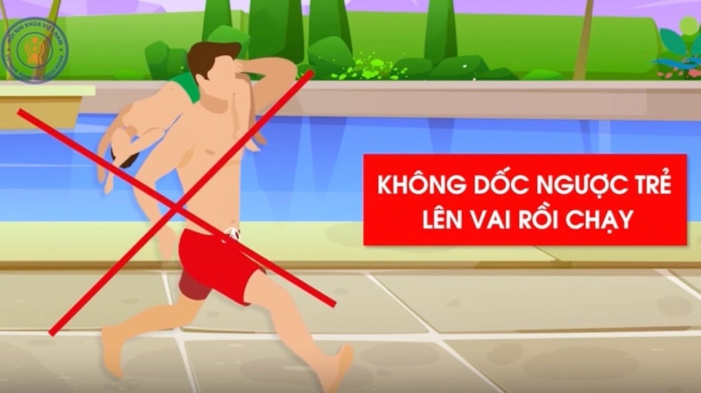 Nhiều trẻ đuối nước bị dốc ngược: Thói quen tưởng cứu người lại có thể khiến bé mất mạng!- Ảnh 2.