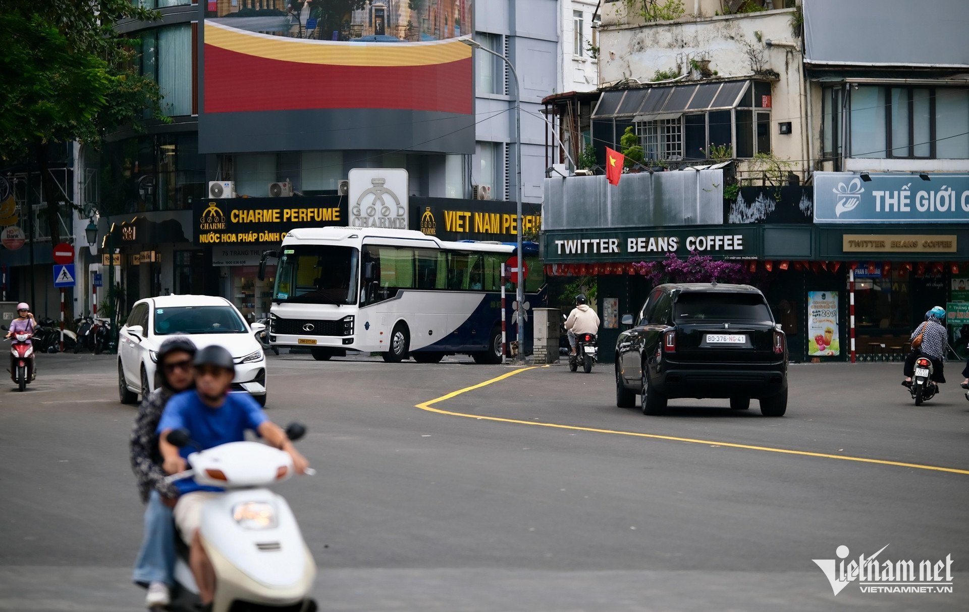 W-Hà Nội Manh Hung 5.jpg