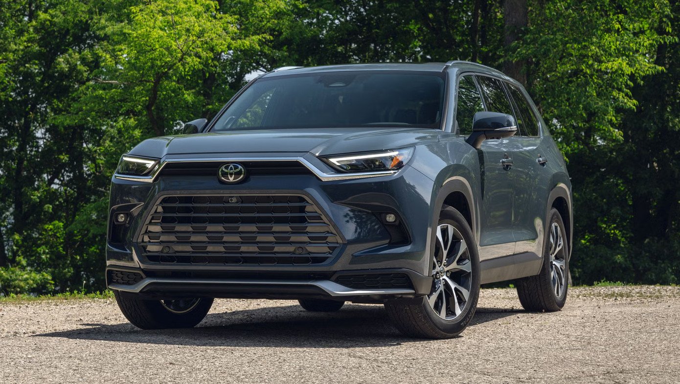 2025-toyota-grand-highlander-hybrid-1-672922388edba.jpg