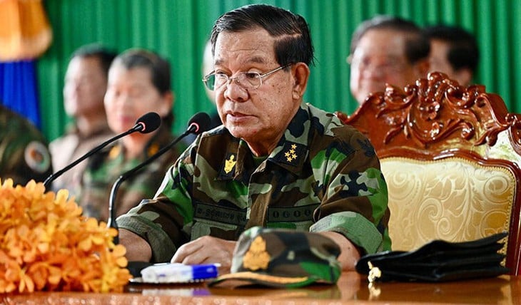 04-1754322462-quoc-vuong-campuchia-uy-quyen-cho-ong-hun-sen-dieu-phoi-quoc-phong-giua-cang-thang-bien-gioi.jpg