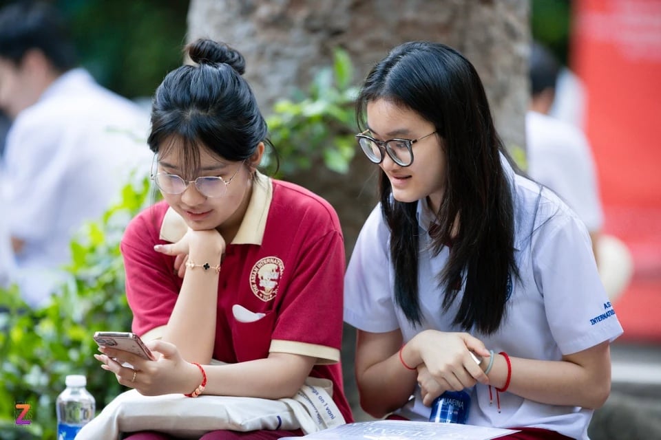 05-1754366527-sap-het-han-nop-le-phi-xet-tuyen-dai-hoc.webp