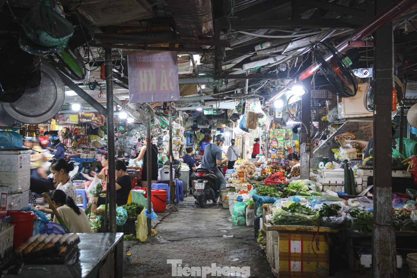 Chợ cóc át chợ chính tại Hà Nội, giao thông ùn tắc- Ảnh 7.