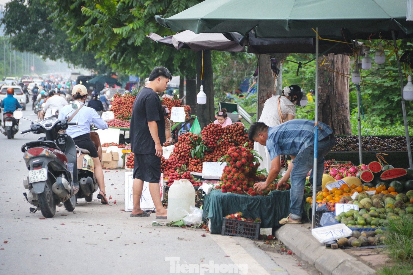Chợ cóc át chợ chính tại Hà Nội, giao thông ùn tắc- Ảnh 11.