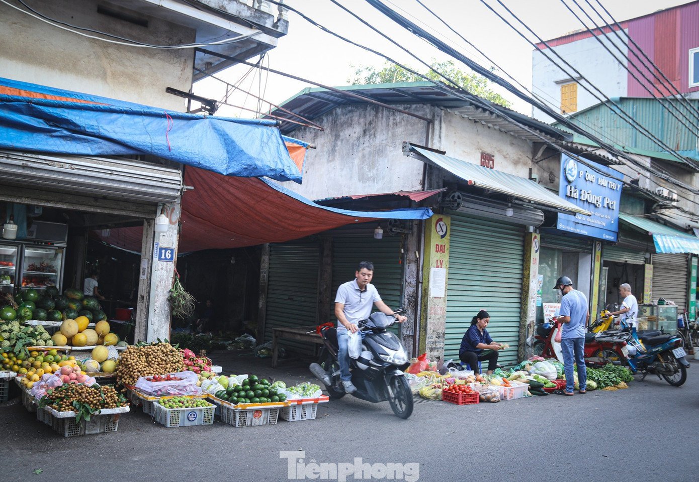 Chợ cóc át chợ chính tại Hà Nội, giao thông ùn tắc- Ảnh 14.