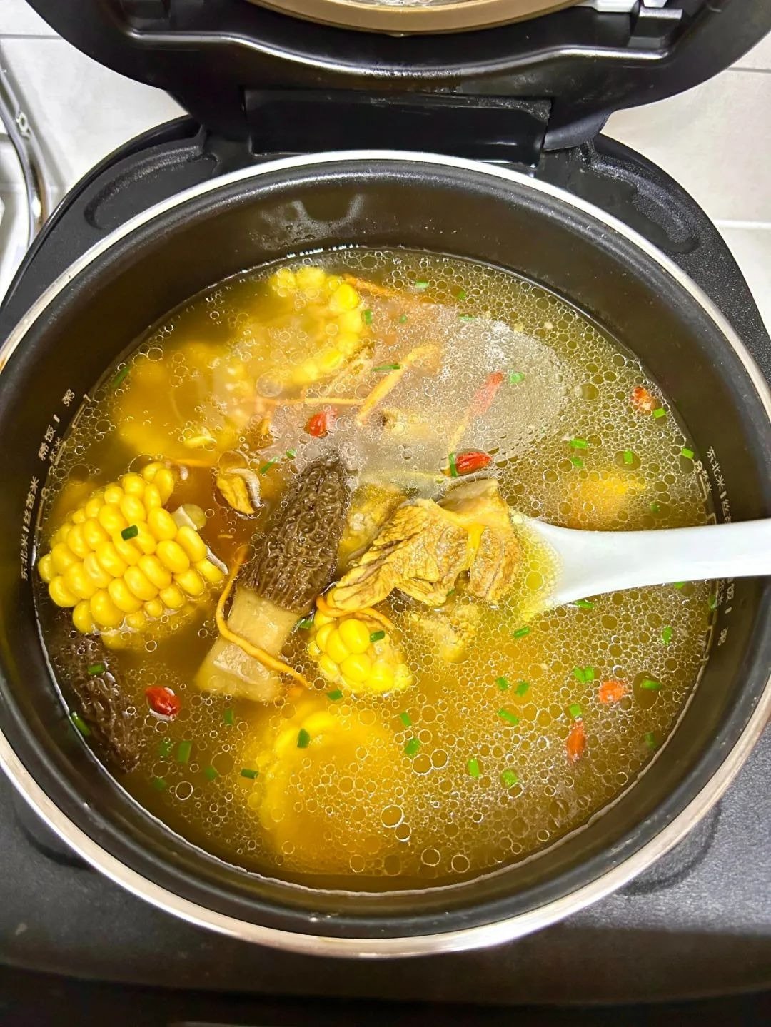 Nồi cơm điện có 4 