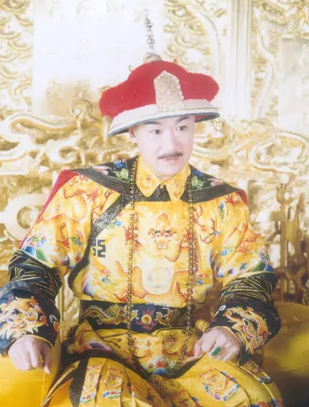 06-1754449240-can-long-mat-het-danh-tieng-vi-nhan-quang-cao-lo-cong-lung-ganh-nghich-tu-la-toi-pham.png