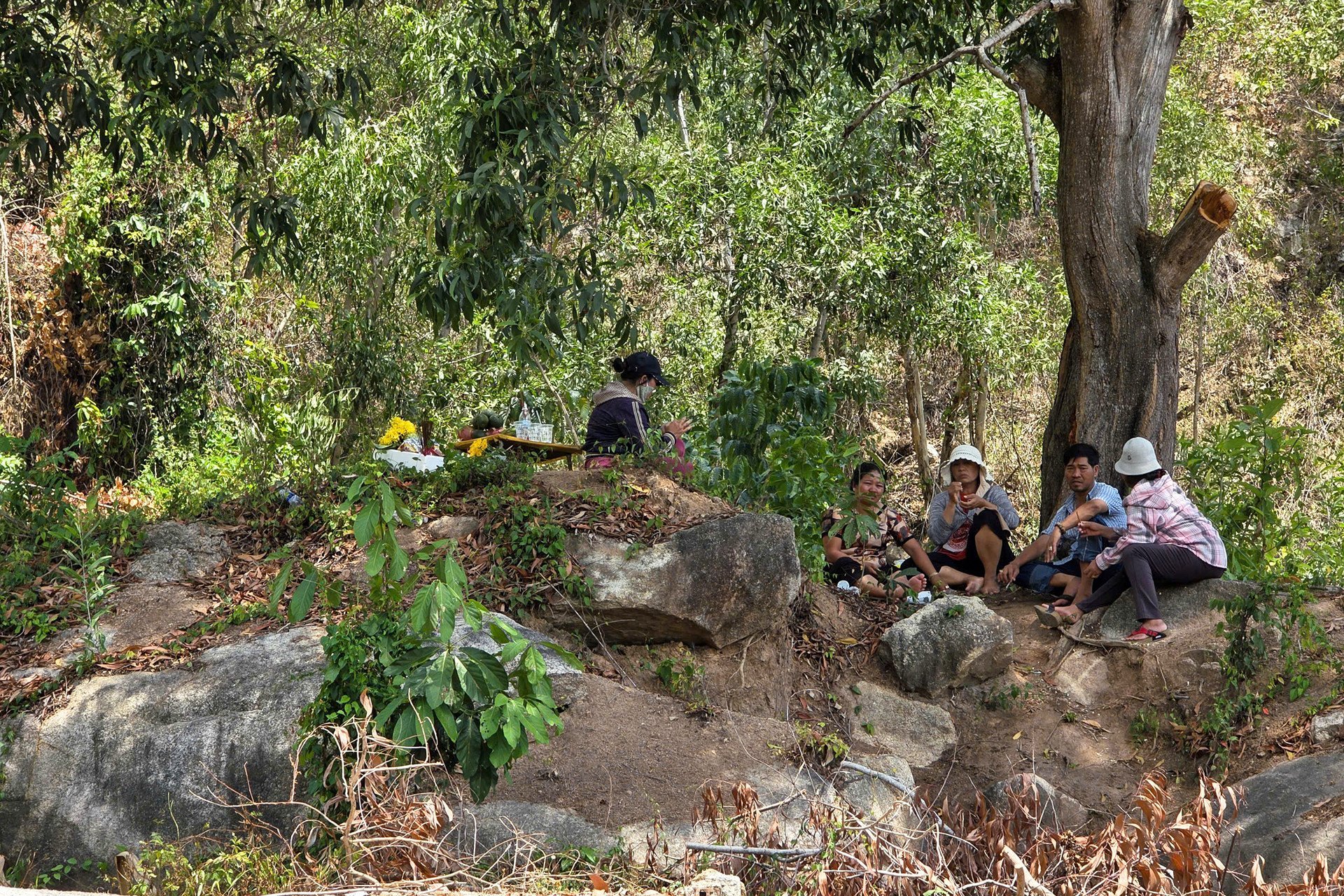 Hoang Ngu Son 5.jpg