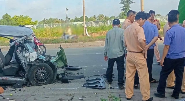 TikToker khá nổi tiếng lái xe tông vào xe chở rác khiến 2 người đi cùng tử vong- Ảnh 1.