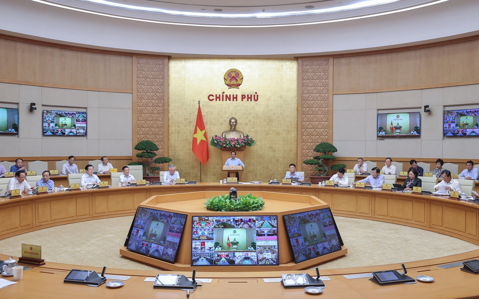 Thủ tướng: Bắn pháo hoa tại 34 tỉnh, thành phố chào mừng Quốc khánh- Ảnh 1.