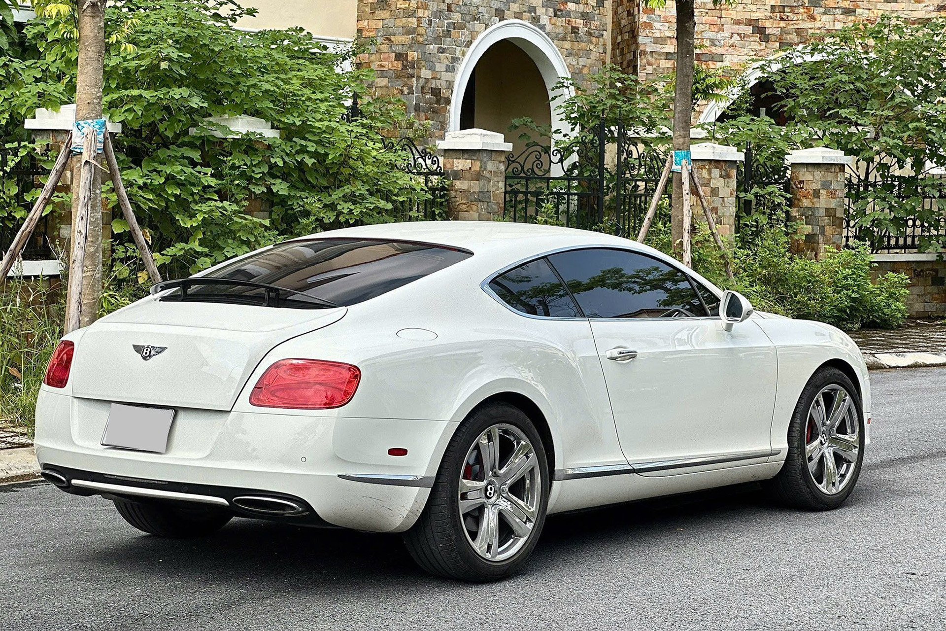 bentley continental 2.jpg