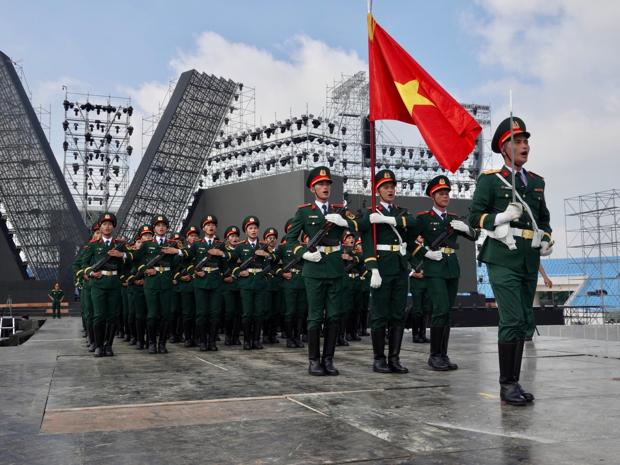 Tuyệt đối điện ảnh: Đội hình từng duyệt binh tại Matxcơva luyện tập cho concert Quốc gia tại Mỹ Đình- Ảnh 7.