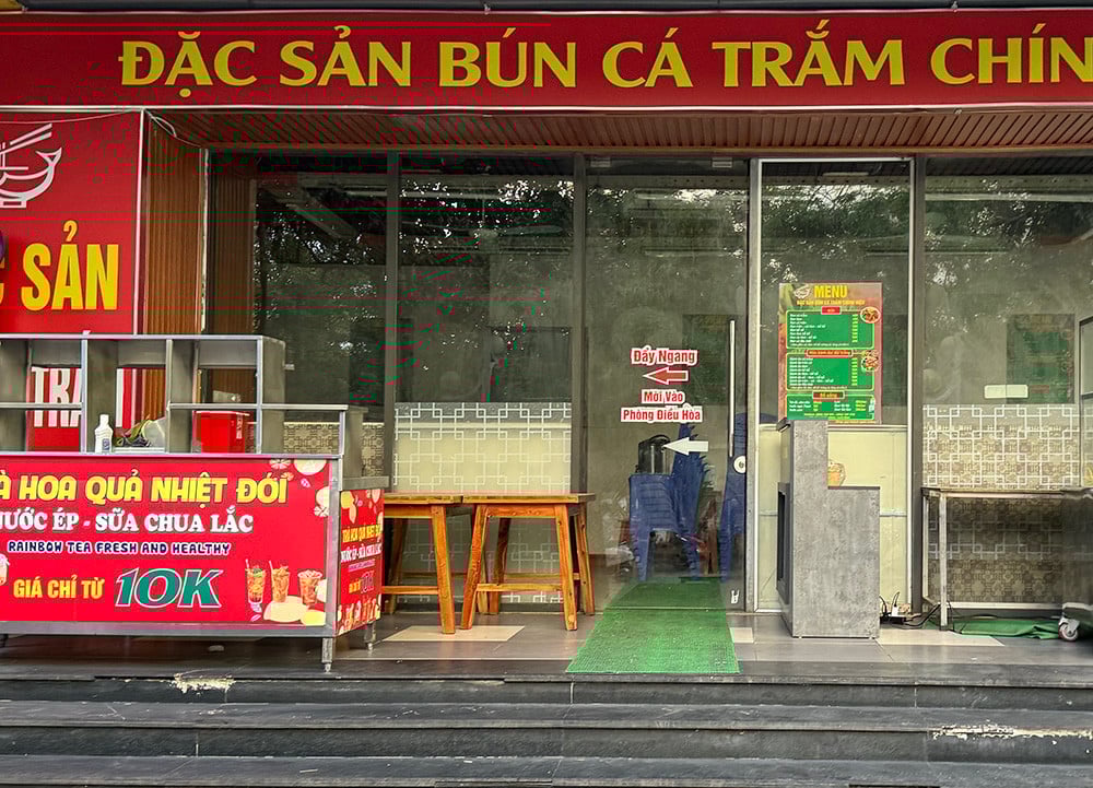dong cua quang.jpg