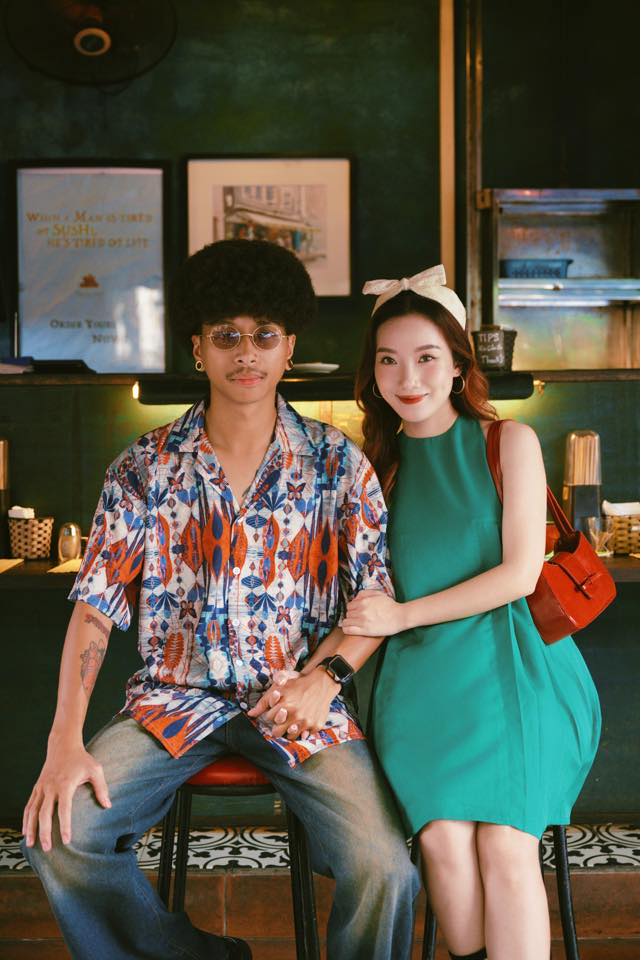 Đôi bạn ở Hà Nội bất ngờ trở thành con dâu và bố chồng, tiết lộ cách xưng hô độc lạ - Ảnh 1.