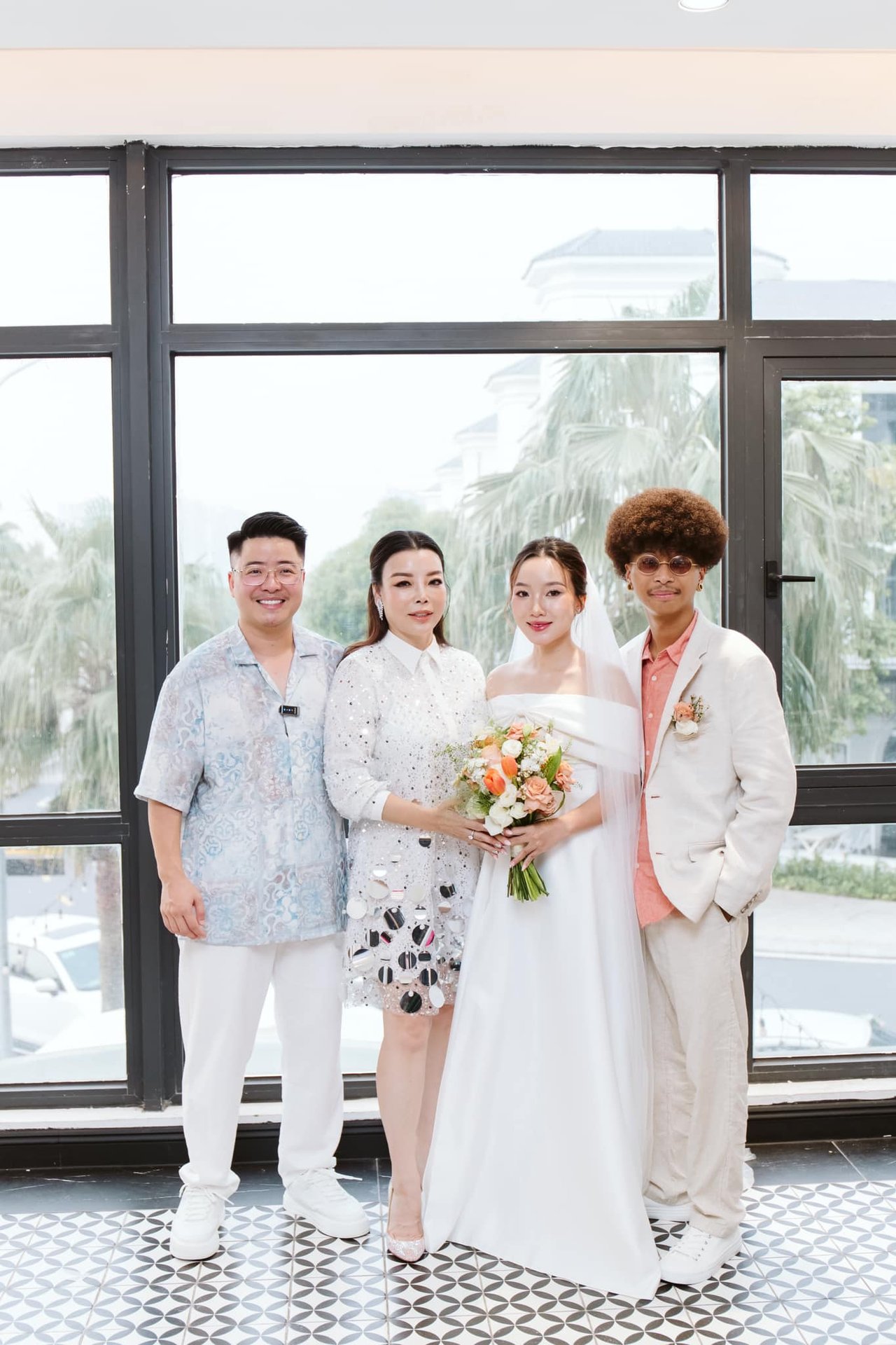 Đôi bạn ở Hà Nội bất ngờ trở thành con dâu và bố chồng, tiết lộ cách xưng hô độc lạ - Ảnh 6.