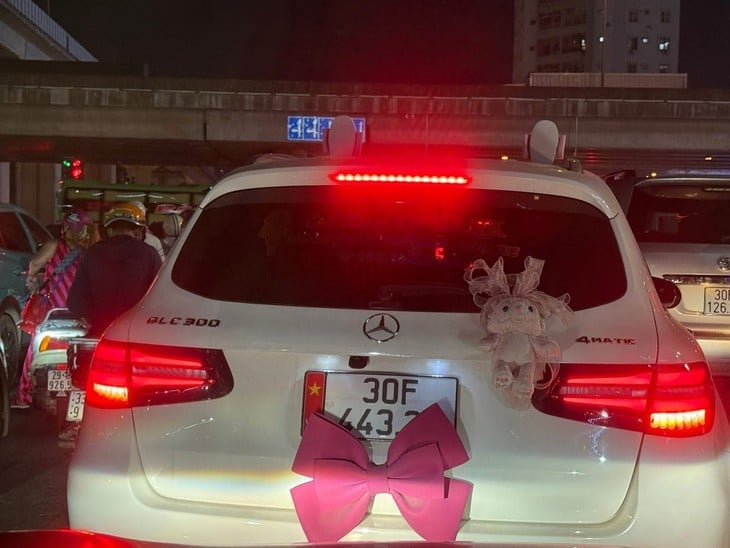 09-1754750755-cong-an-tim-duoc-chu-xe-mercedes-glc-300-gan-no-hong-che-bien-so.jpg