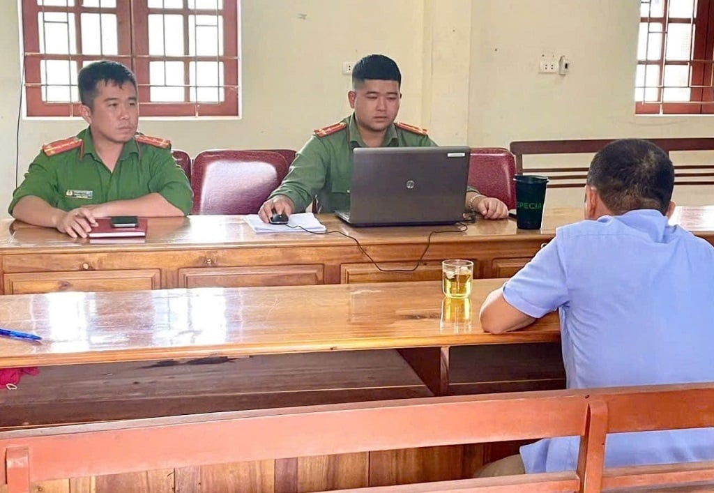 Người đàn ông đăng video