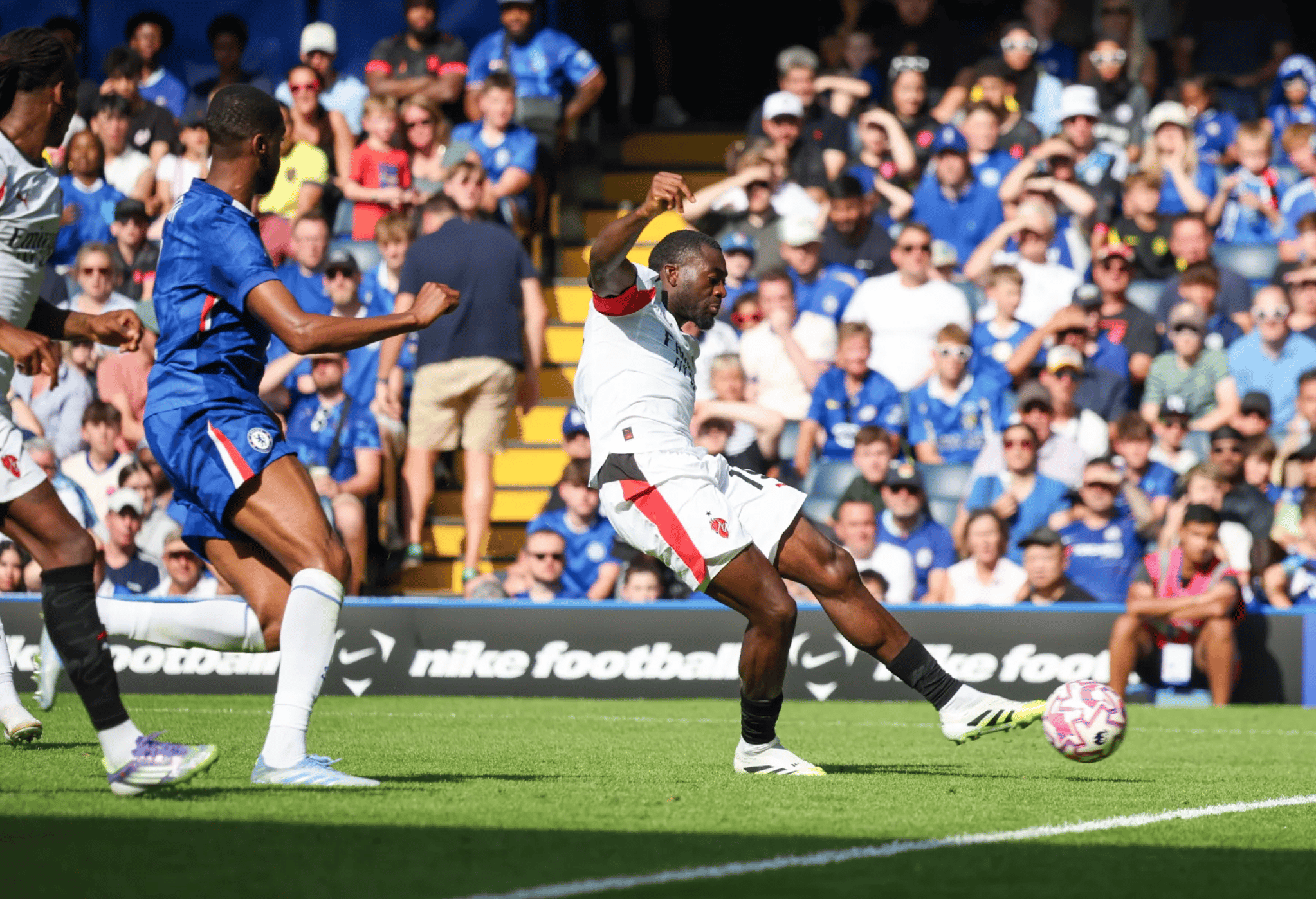 Thắng AC Milan 4-1, Chelsea bùng nổ với dàn sao tân binh ở Stamford Bridge- Ảnh 5.