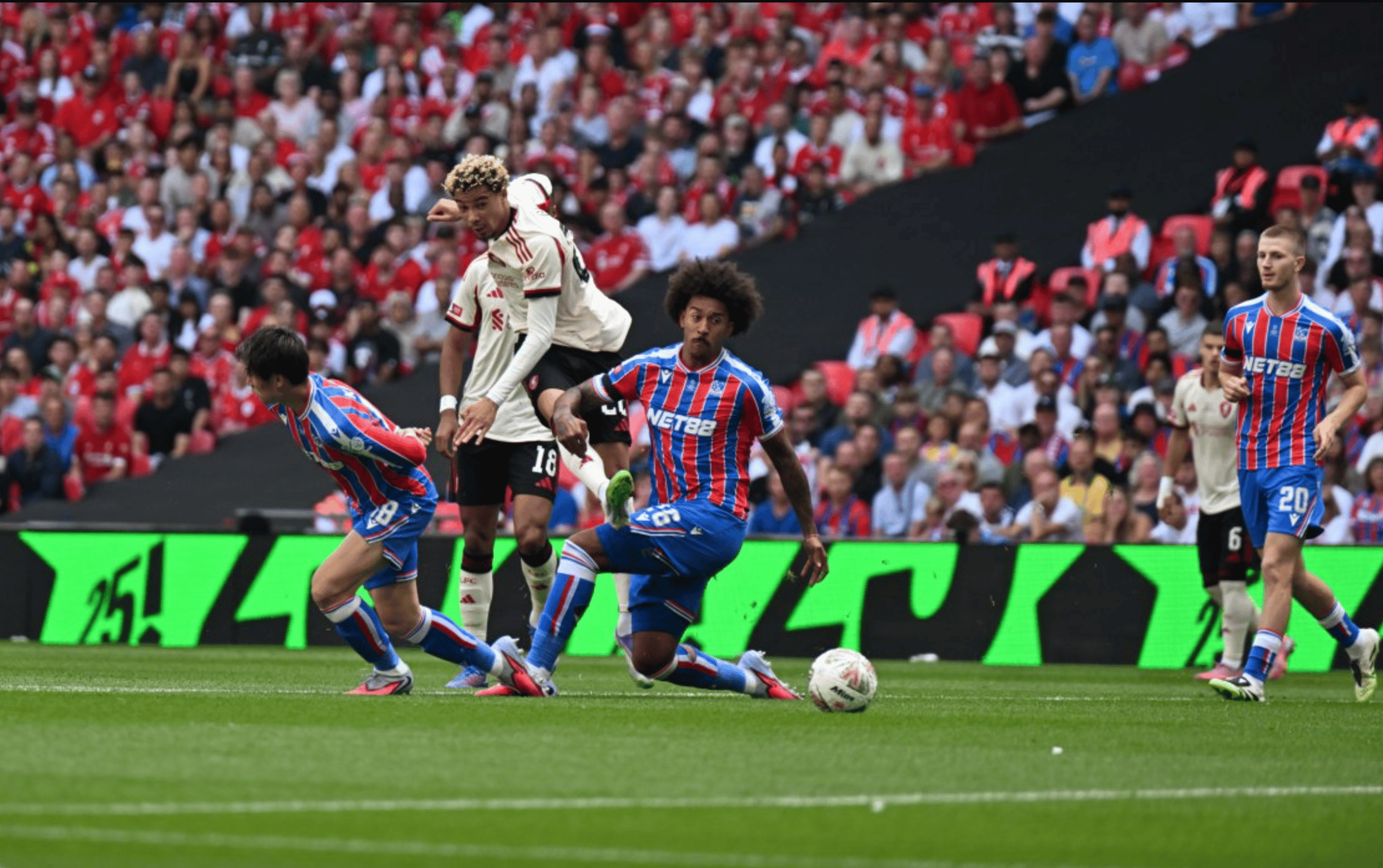 Gục ngã trên chấm luân lưu, Liverpool mất Siêu cúp Anh vào tay Crystal Palace - Ảnh 2.