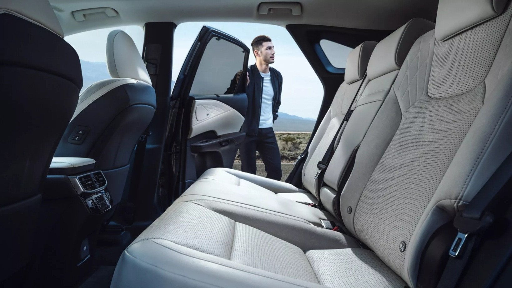 lexus trieu hoi 2.jpg