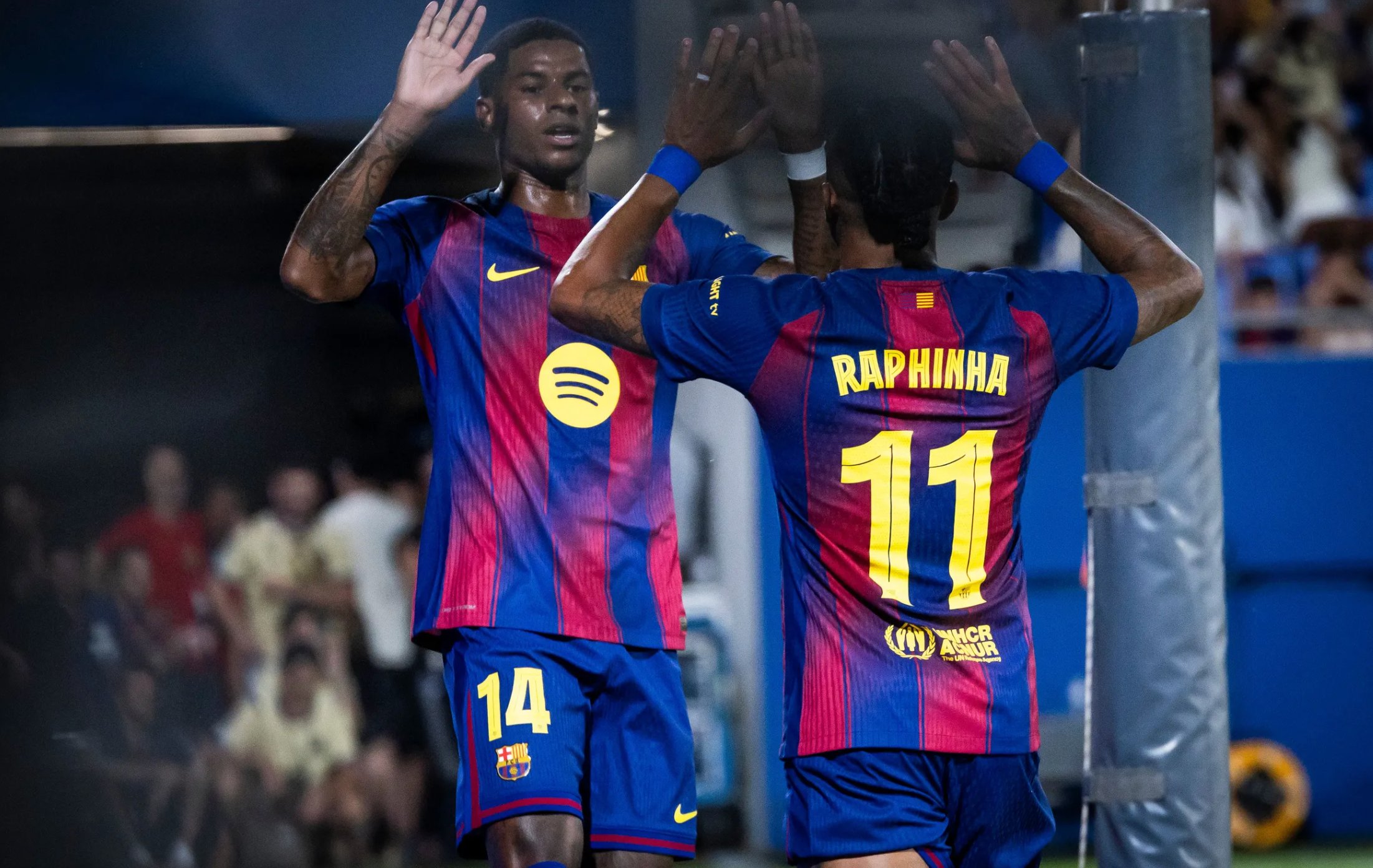 Thắng đậm Como, Barcelona có danh hiệu đầu mùa cúp Joan Gamper  - Ảnh 4.