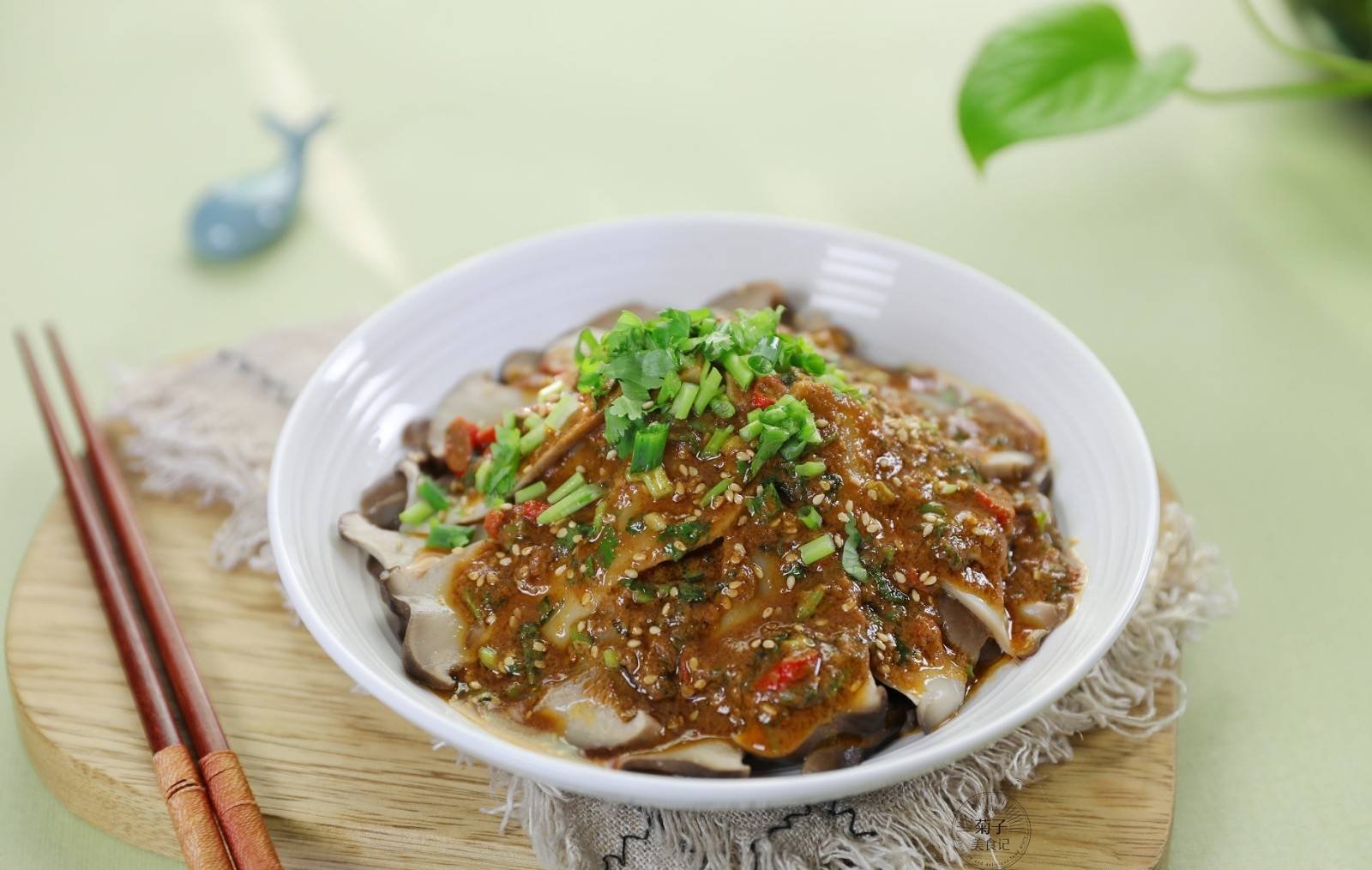 Món chay ngon như thịt: Nấm đùi gà trộn sốt mè thơm béo, 3 phút là hết sạch đĩa - Ảnh 4.
