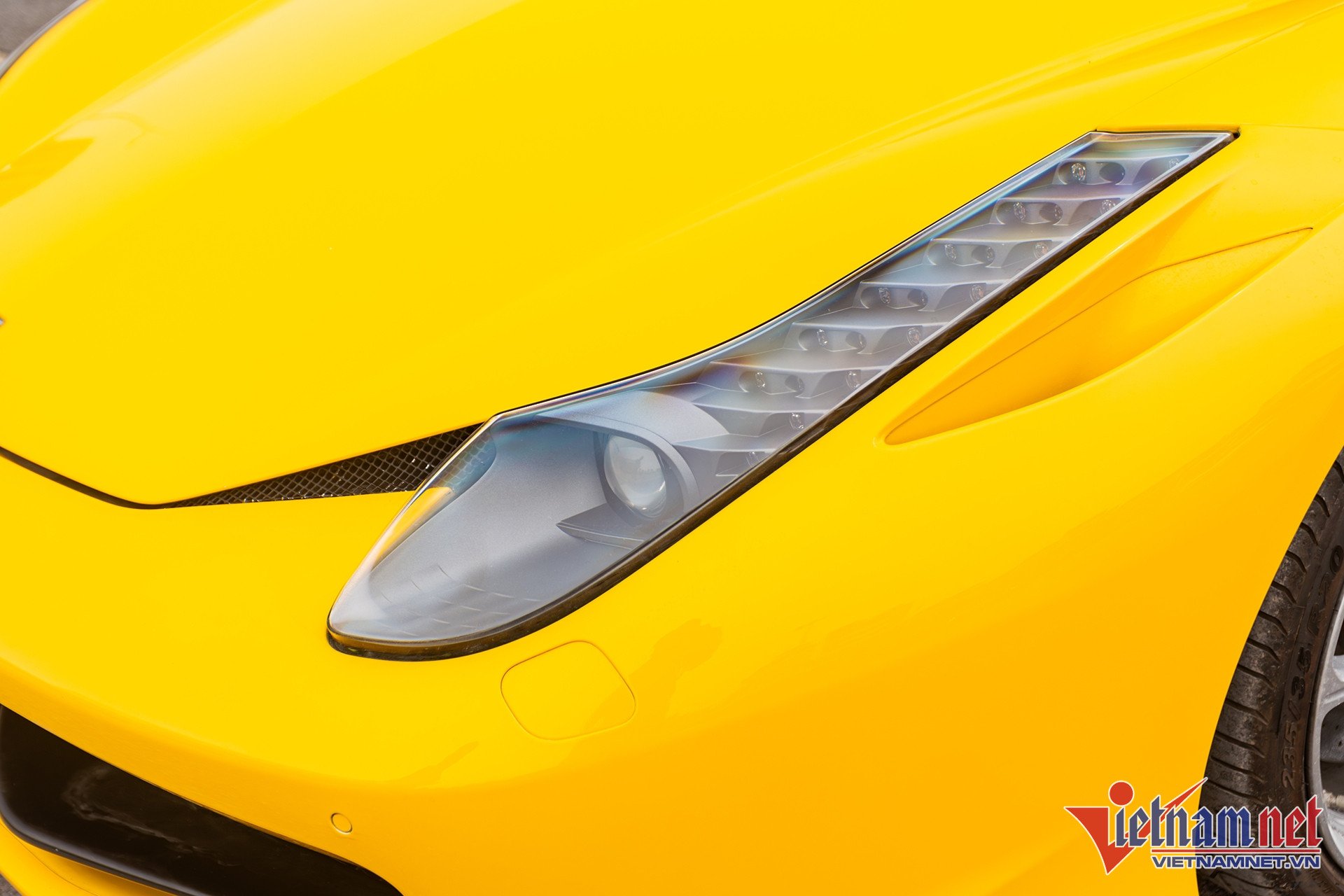 11-1754917339-sieu-xe-ferrari-458-cua-dai-gia-ha-noi-tung-bi-vut-xo-phu-kin-bui-gio-ra-sao.jpg