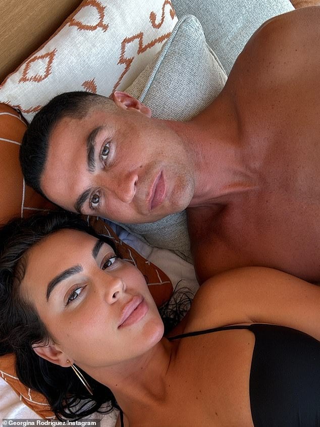 Hot: Ronaldo chính thức cầu hôn Georgina!- Ảnh 2.